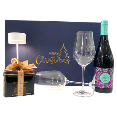 Merry Christmas Geschenkbox - „Herz über Kopf Rotwein trifft schwedische Trüffel in Monza“ - selectedbyjule - Geschenke