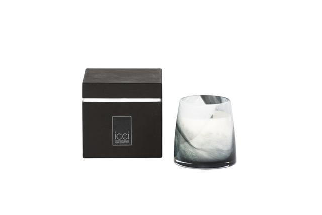 Duftkerze von icci - Duftnote Mystique - konische Glas Vase in schwarz weißen Wellen 12x12 cm - selectedbyjule - Duft Kerze