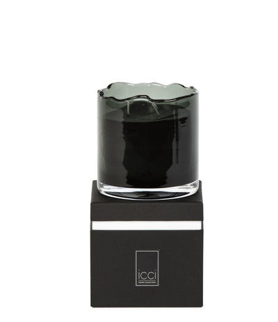 Duftkerze von icci - Duftnote Secret de Provence - schwarz in organischer geformter Glas Vase 10x8cm - selectedbyjule
